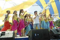Wowowee host Willie Revillame during last year's holding of the popular television show at the La Paz public plaza.