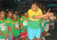Guanzon gives instructions to the kids.