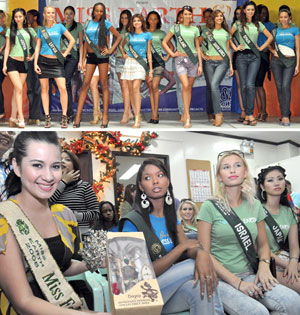 Miss Earth 2009 candidates held a road show at SM City Iloilo