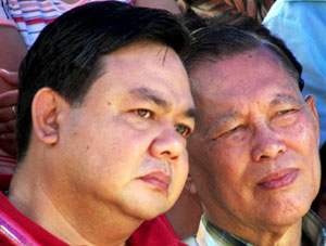 File photo shows how close Mayor Jerry Treñas and former Sec. Raul Gonzalez Sr. are during the good times.