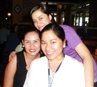 AT CHILIS. Cindy Brual, director of Sales of Quantum Hotels and GMA's Dalisay Diego and Barbs Atienza.